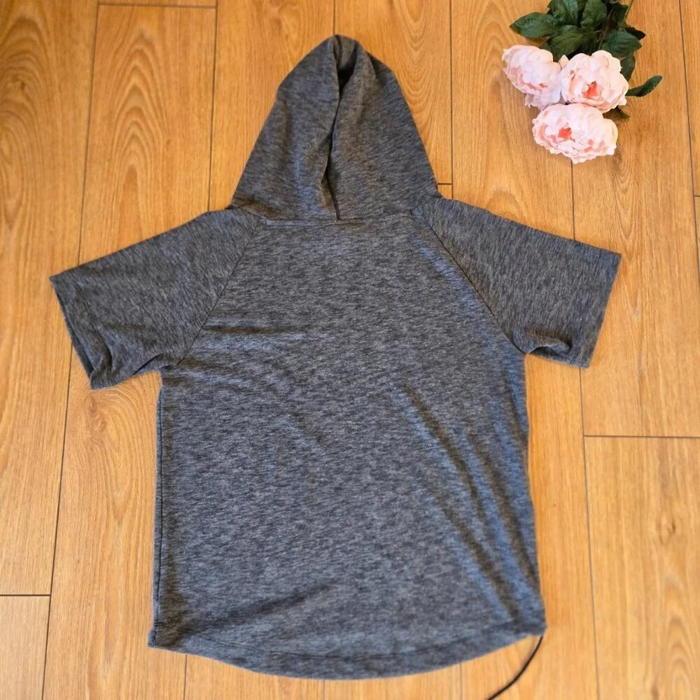 Under Armour Womens Gray Short Sleeve Sweatshirt Hood and Drawstrings Size Small